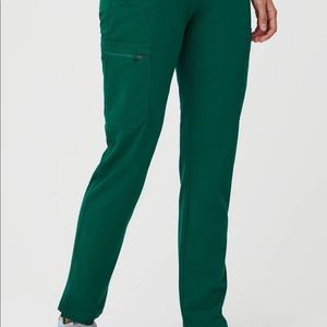 Figs Yola petite scrub bottoms- Hunter Green
